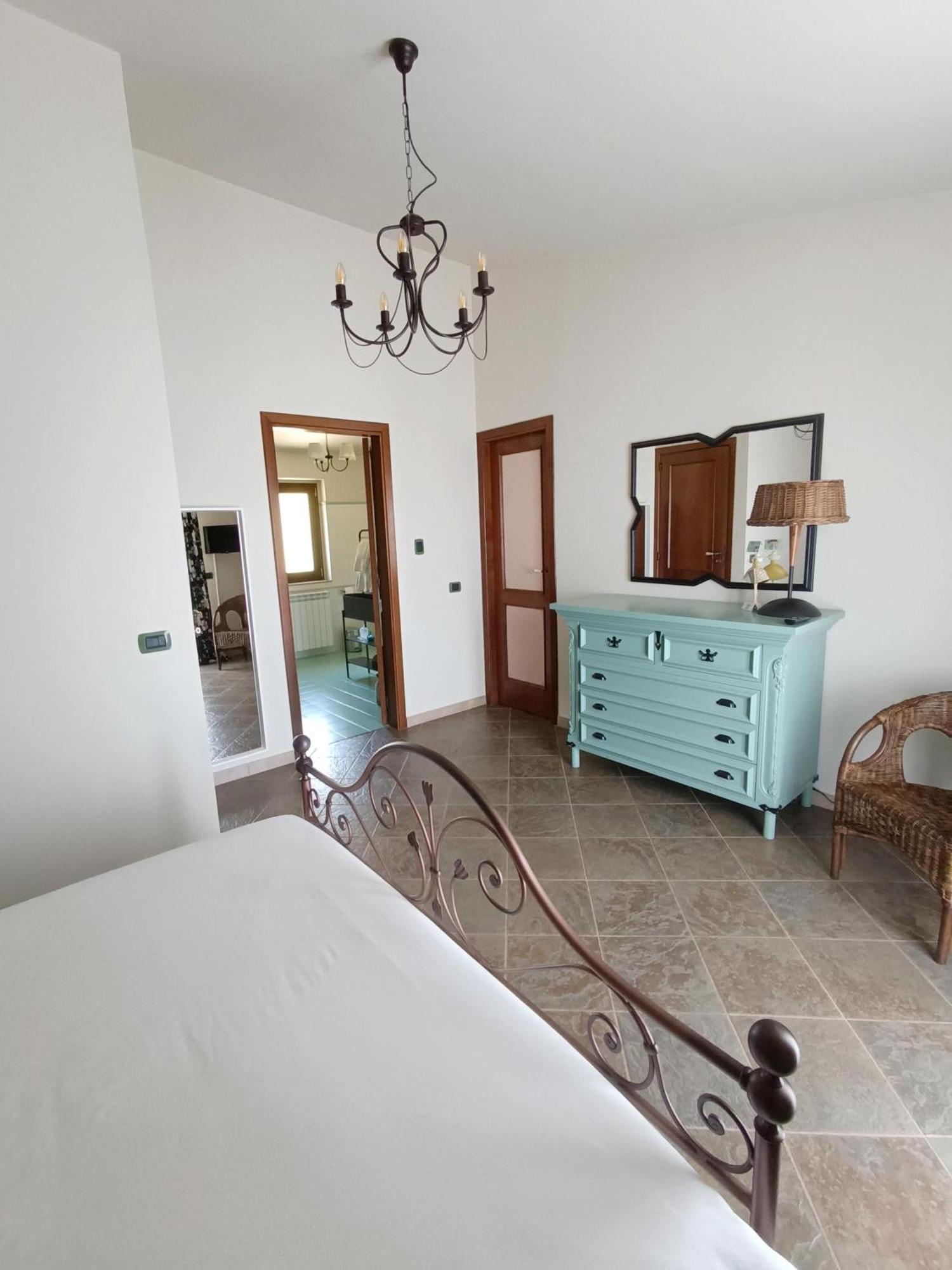 לינה וארוחת בוקר ג'ויוזה מריאה La Casa Di Matilde מראה חיצוני תמונה
